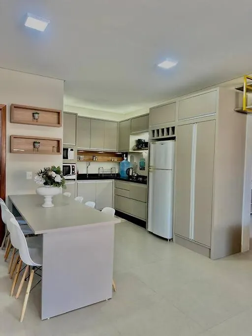 Ponta Mar Avenida- Casa Com Spa - 300Mts Do Mar Palhoça بيت للعطل
